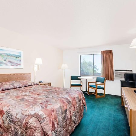 Super 8 By Wyndham Belle Fourche Sd Hotel Kültér fotó