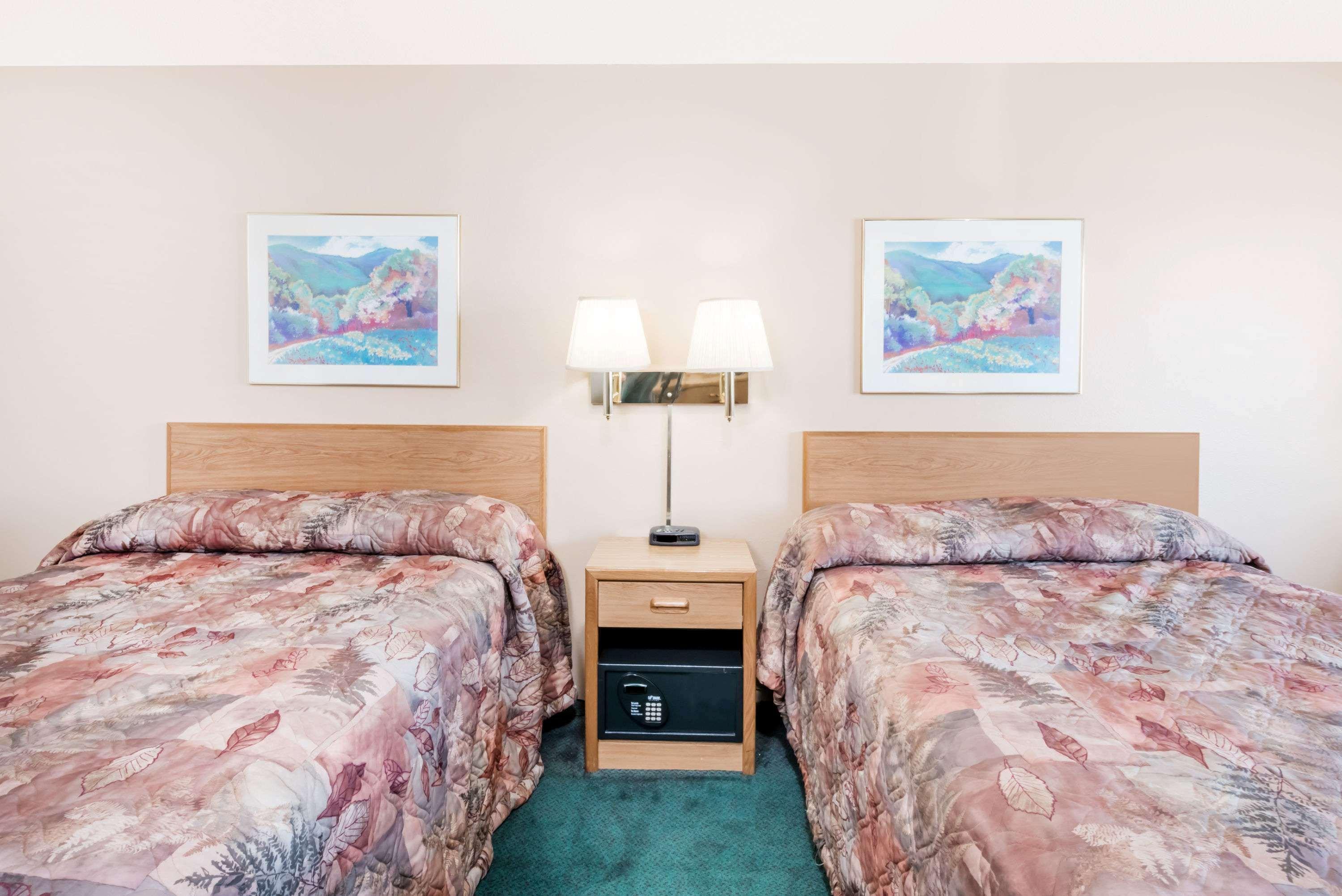 Super 8 By Wyndham Belle Fourche Sd Hotel Kültér fotó