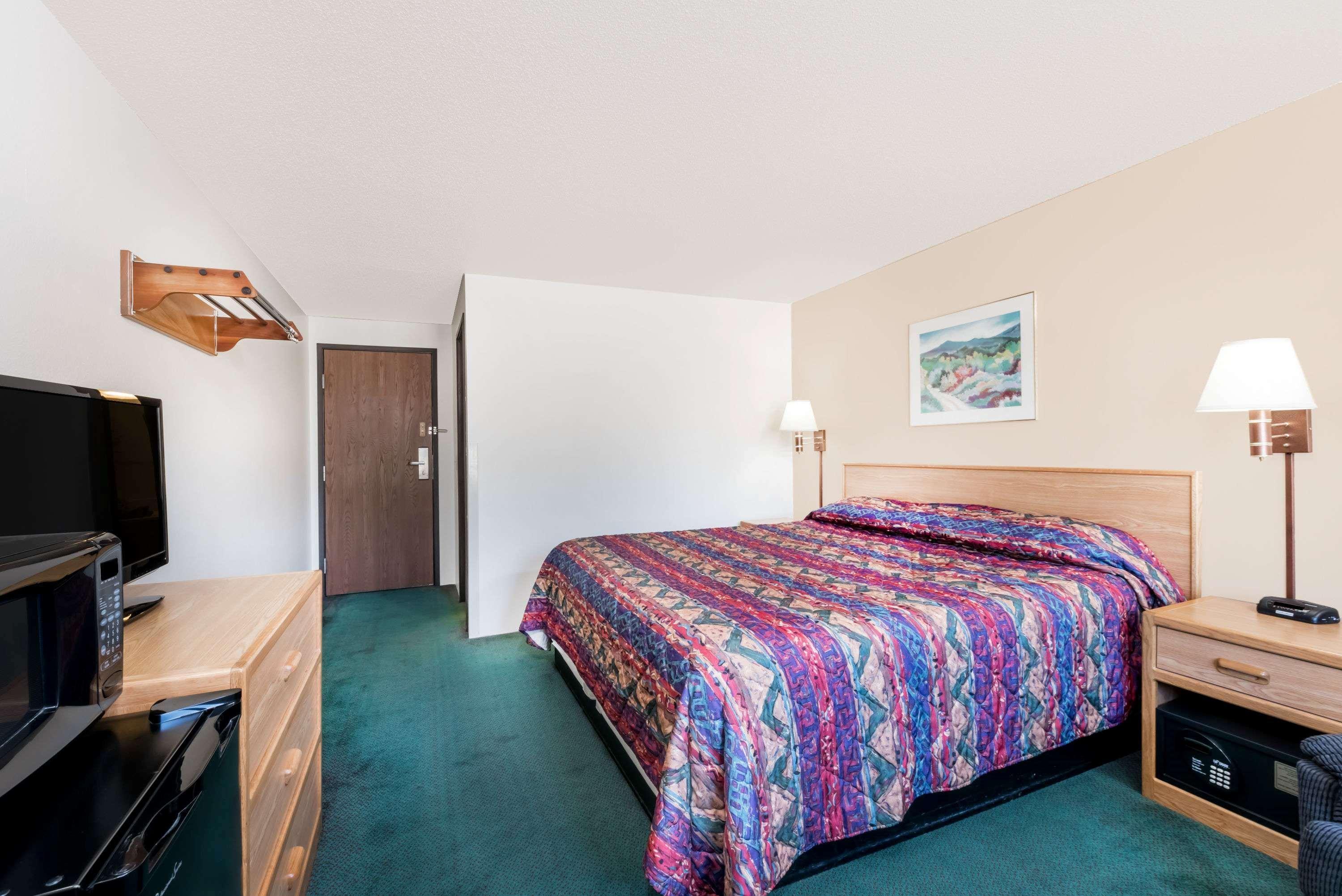Super 8 By Wyndham Belle Fourche Sd Hotel Kültér fotó